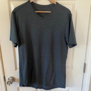 Lululemon Men’s Black Short Sleeve V-neck T (Large)